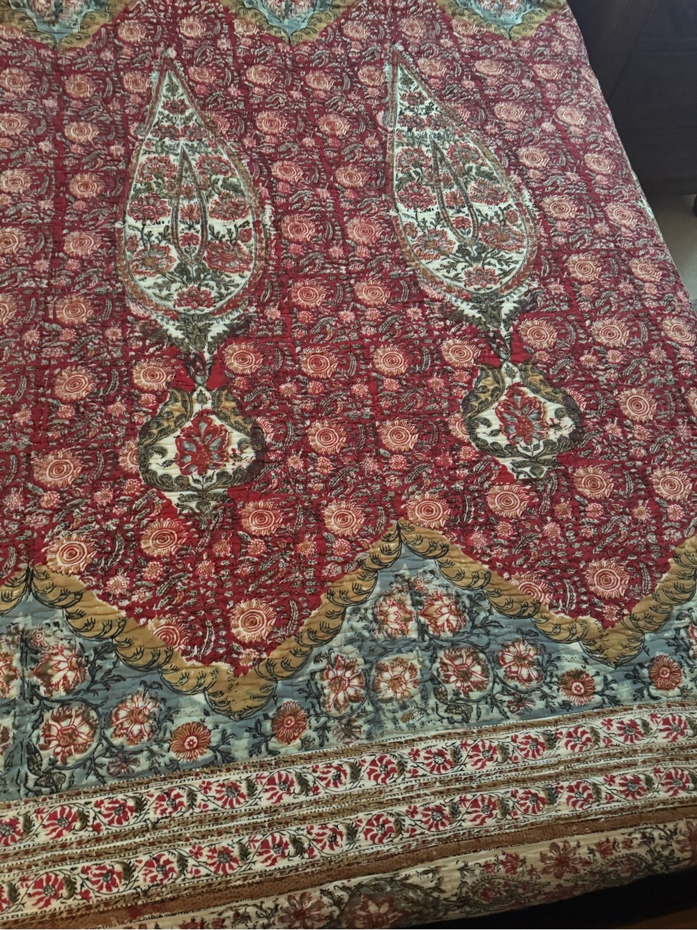 Pottery Barn King Red and Cream Floral Quilted Bedspread Set - Zarina - Picture 7 of 15